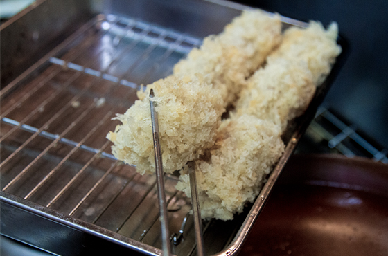 The essential points and minutia of tonkatsu, as told by a pro 4